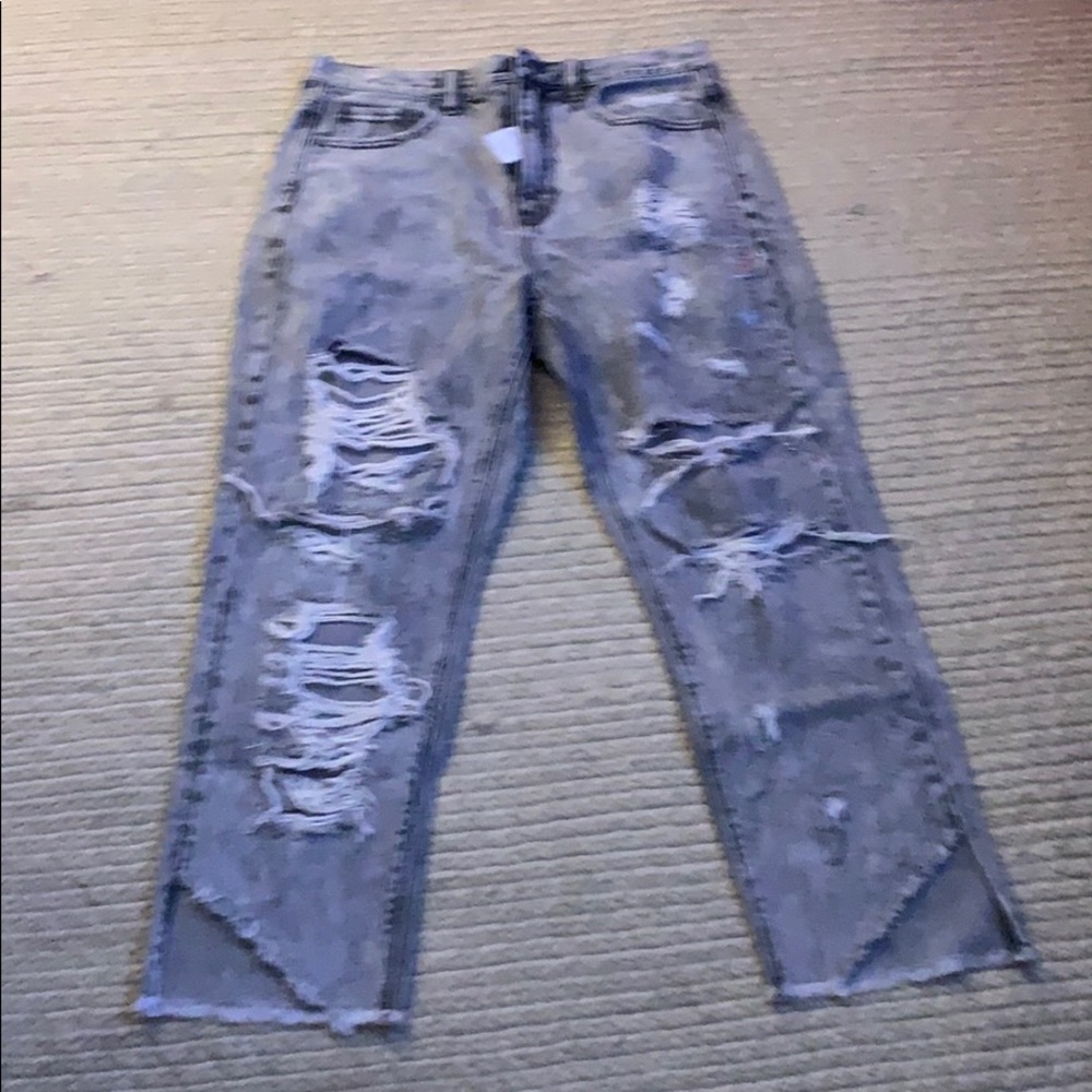 Mom jeans.. American Eagle new with tags..